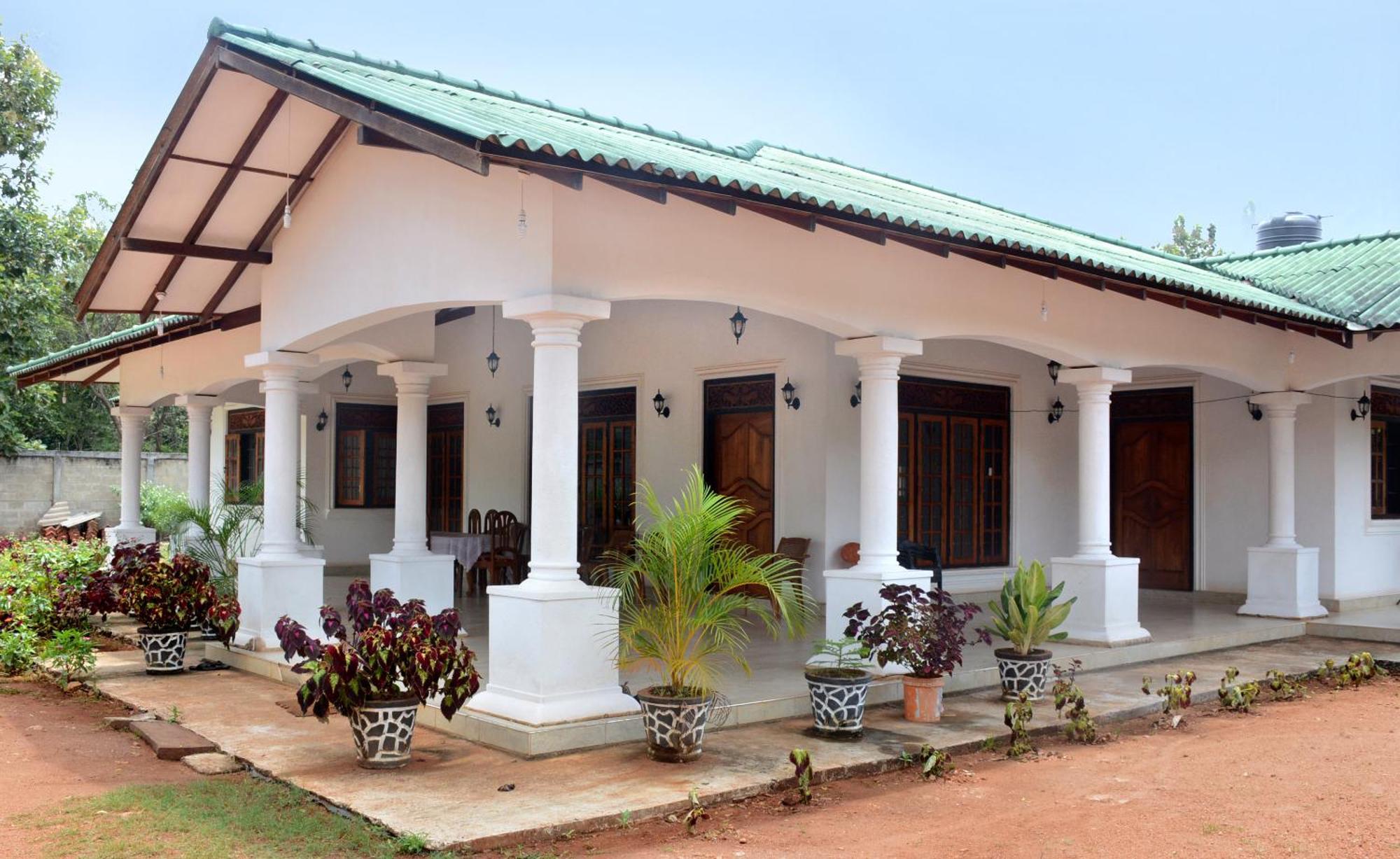 First House Mihintale 호텔 외부 사진